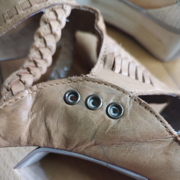 Chinese Laundry Tan Gladiator Heels - Picture 6 of 14